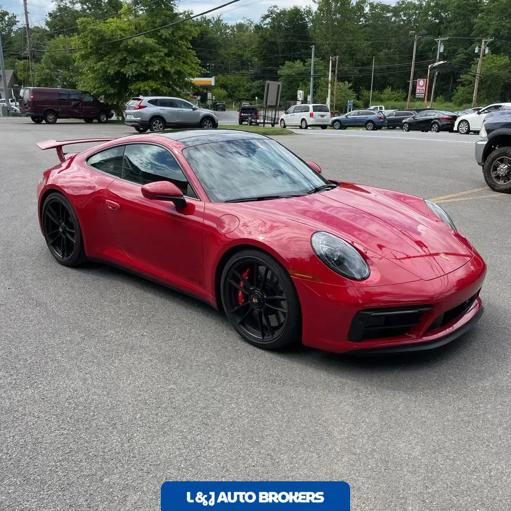 2022 Porsche 911 Carrera 4 GTS