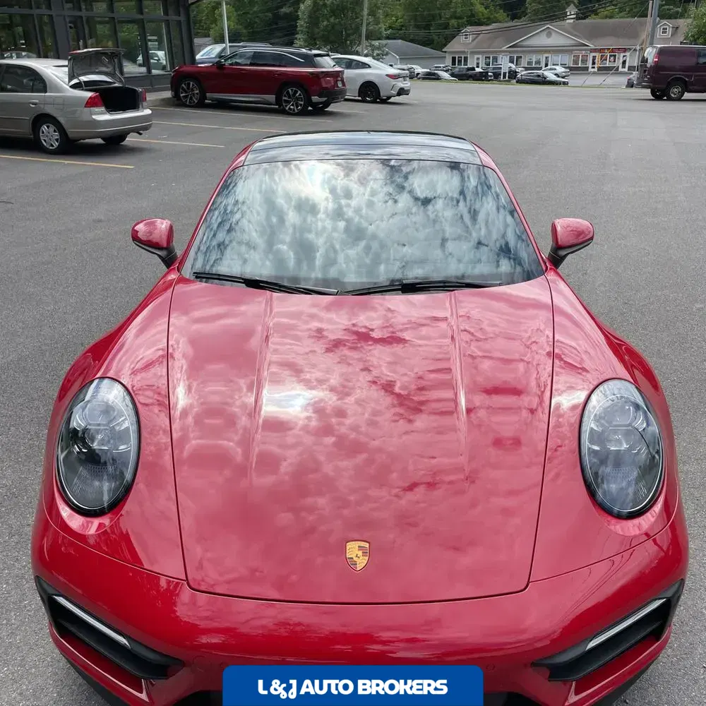 2022 Porsche 911 Carrera 4 GTS
