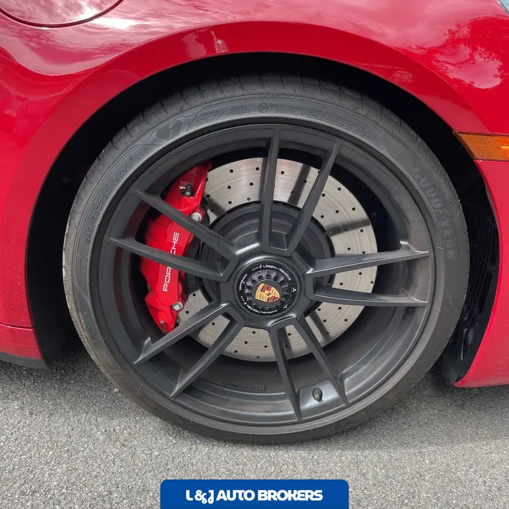 2022 Porsche 911 Carrera 4 GTS