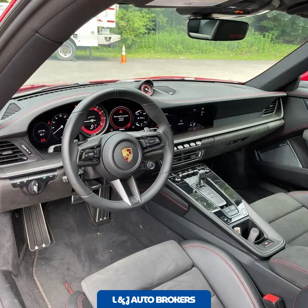 2022 Porsche 911 Carrera 4 GTS