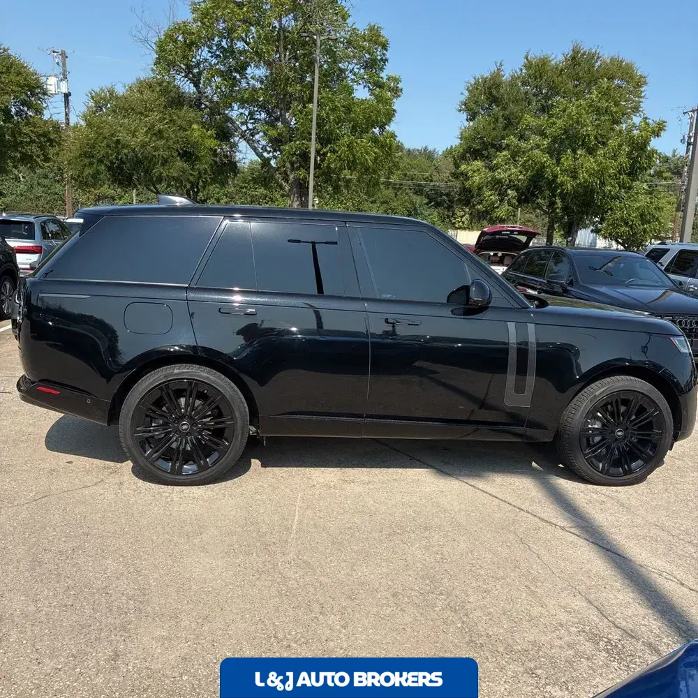 2023 Land Rover Range Rover SE