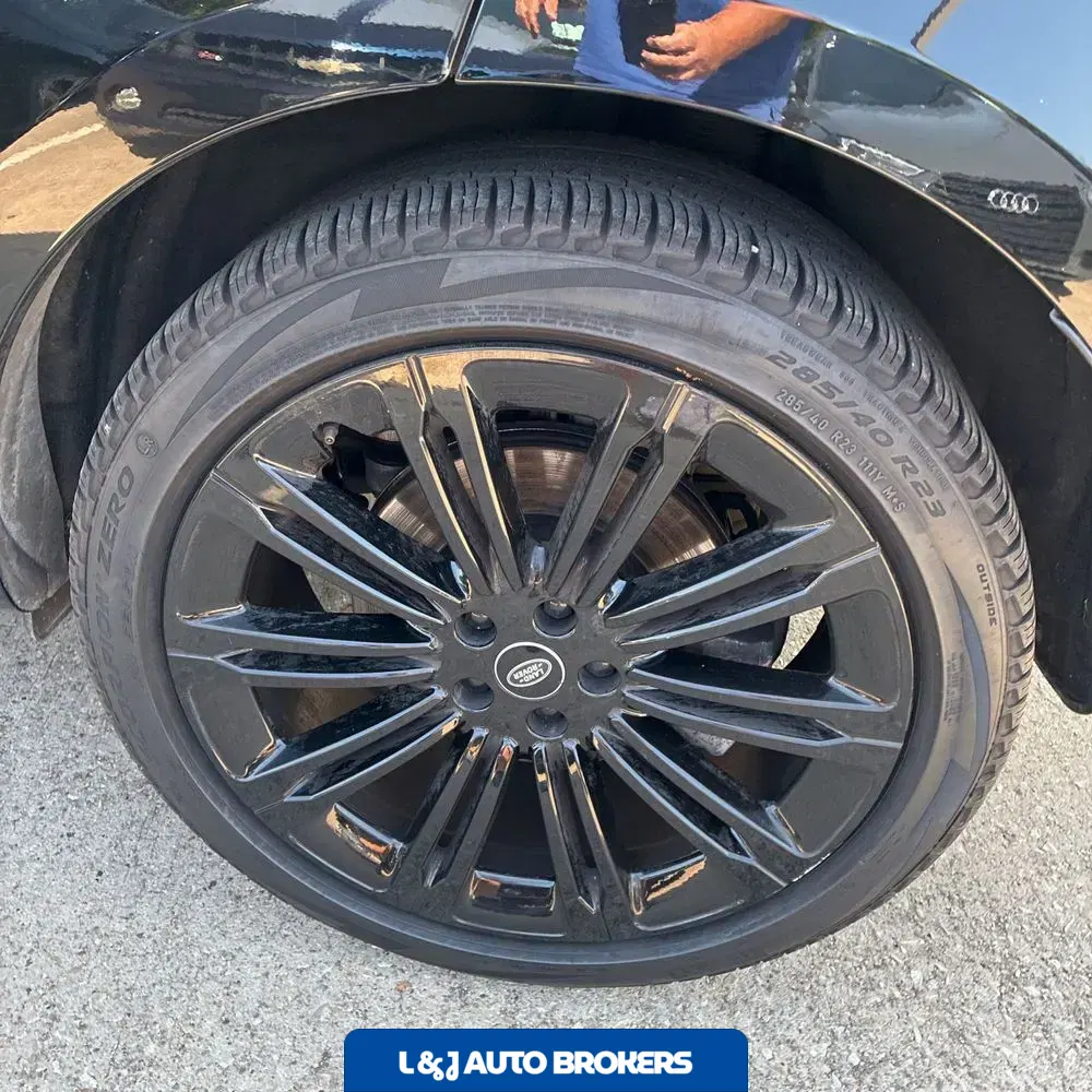 2023 Land Rover Range Rover SE