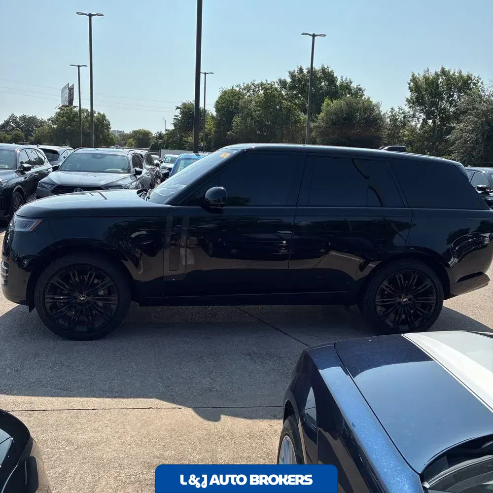2023 Land Rover Range Rover SE