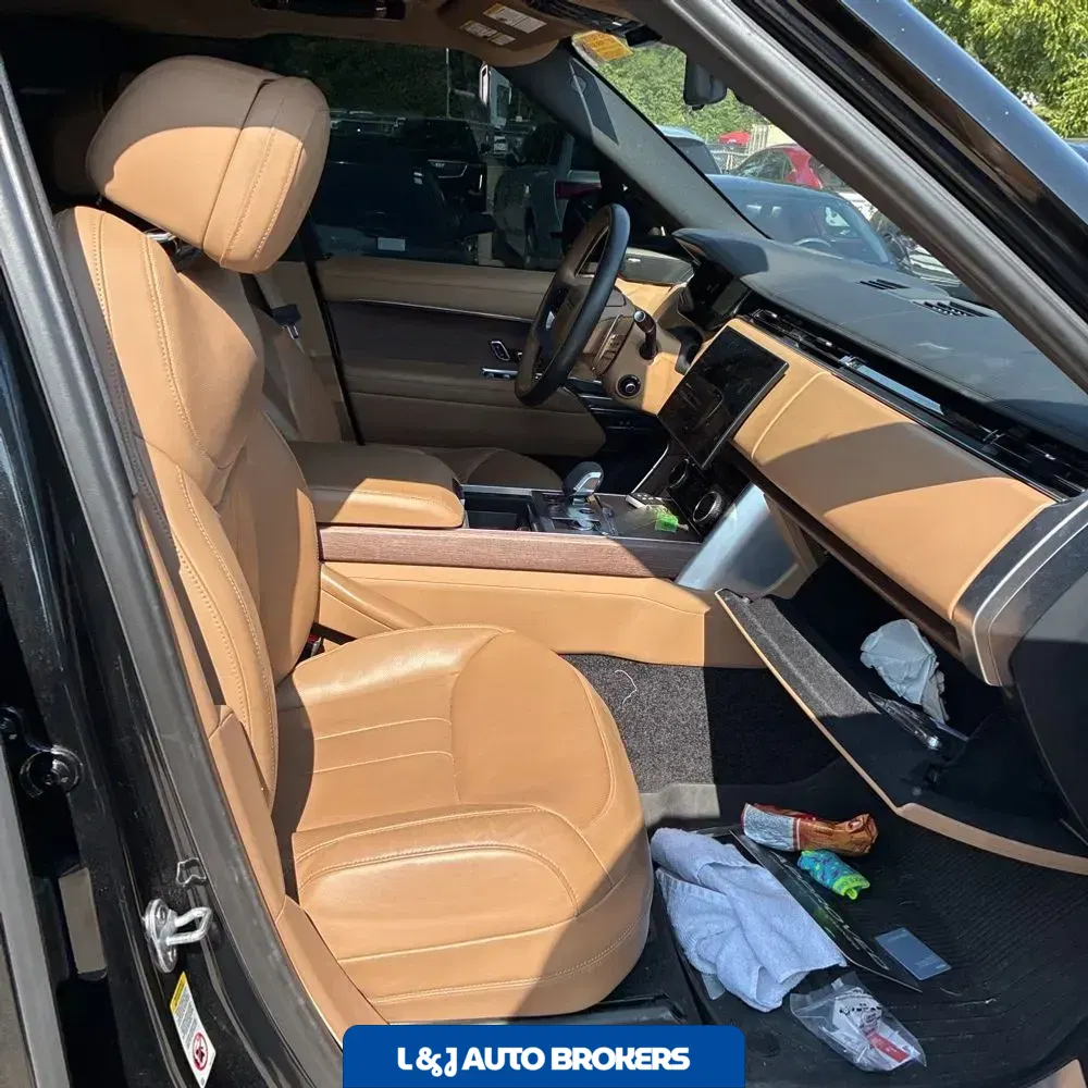 2023 Land Rover Range Rover SE