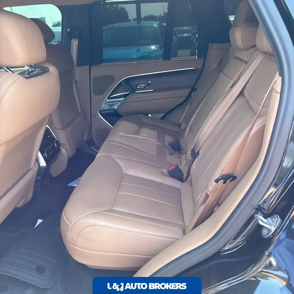 2023 Land Rover Range Rover SE