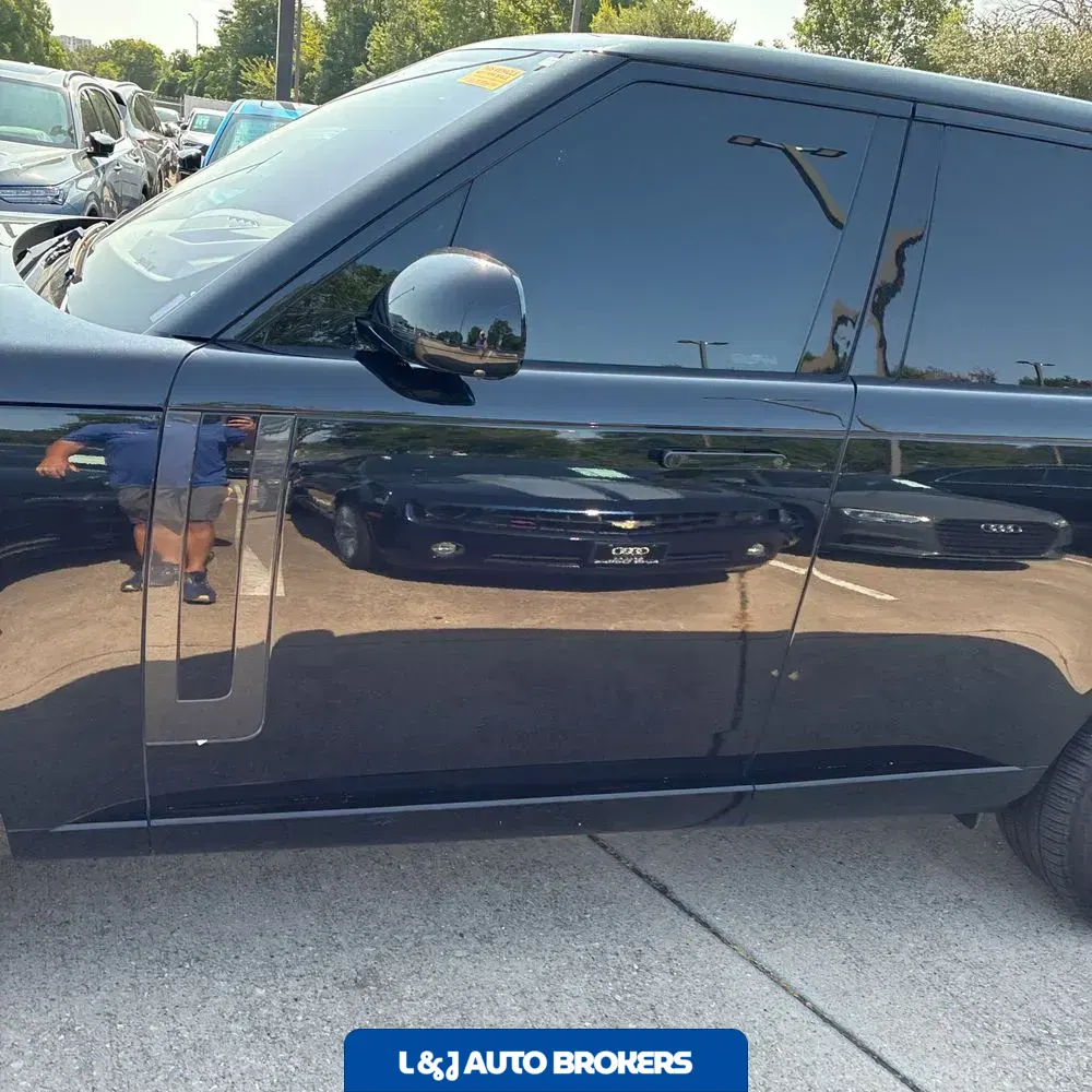 2023 Land Rover Range Rover SE