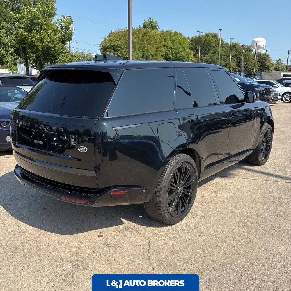 2023 Land Rover Range Rover SE