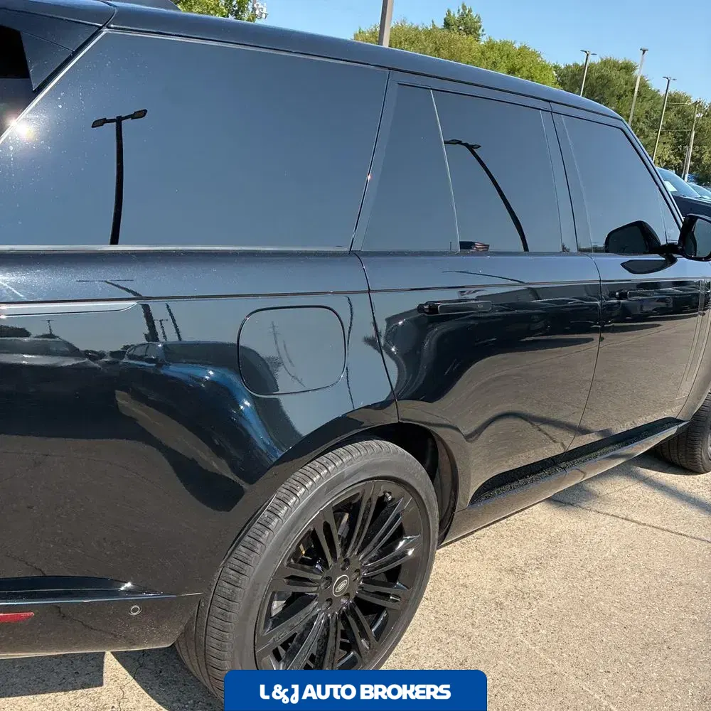 2023 Land Rover Range Rover SE