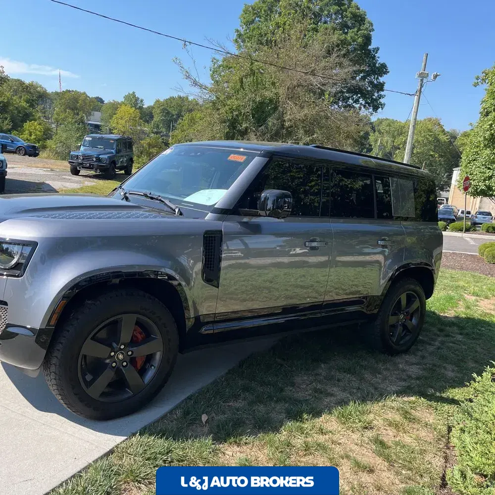 2024 Land Rover Defender 110 P400 X