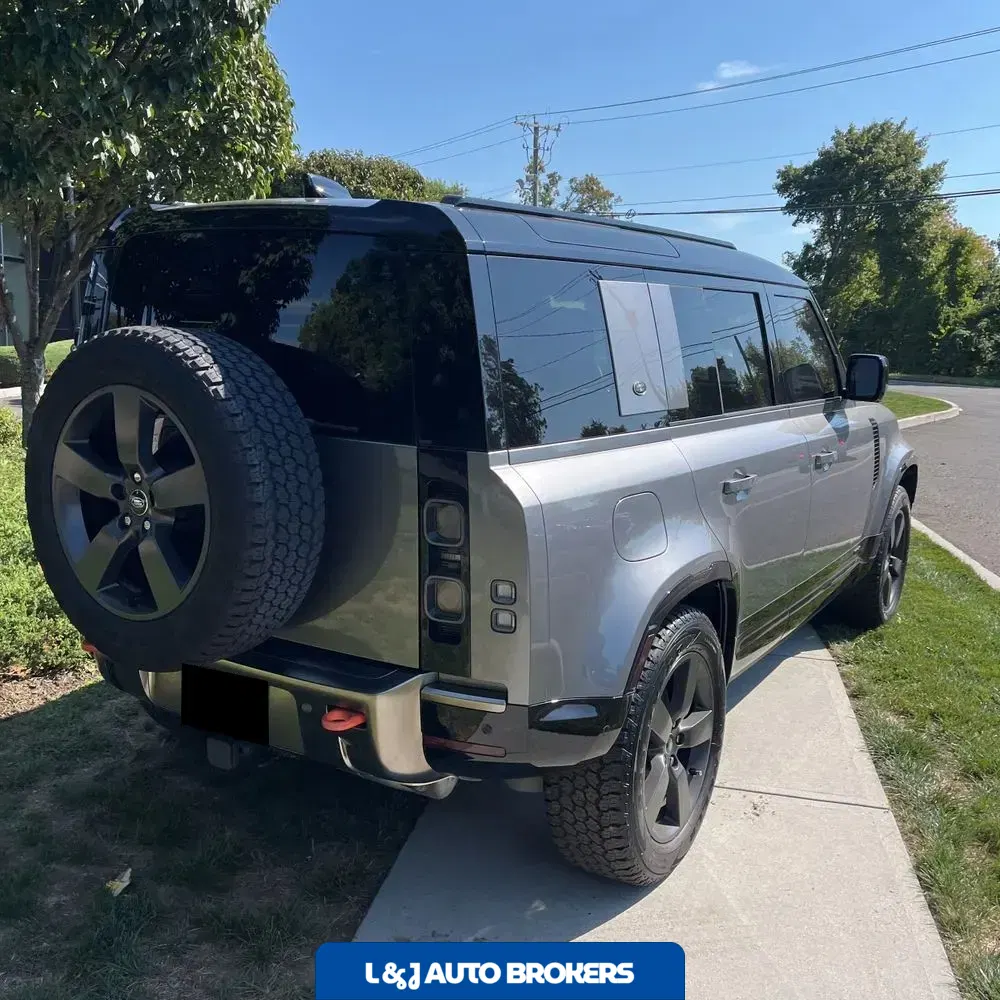 2024 Land Rover Defender 110 P400 X