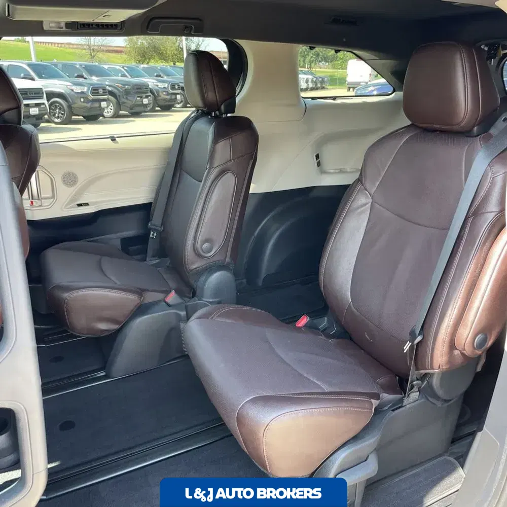 2024 Toyota Sienna Platinum 7-Passenger