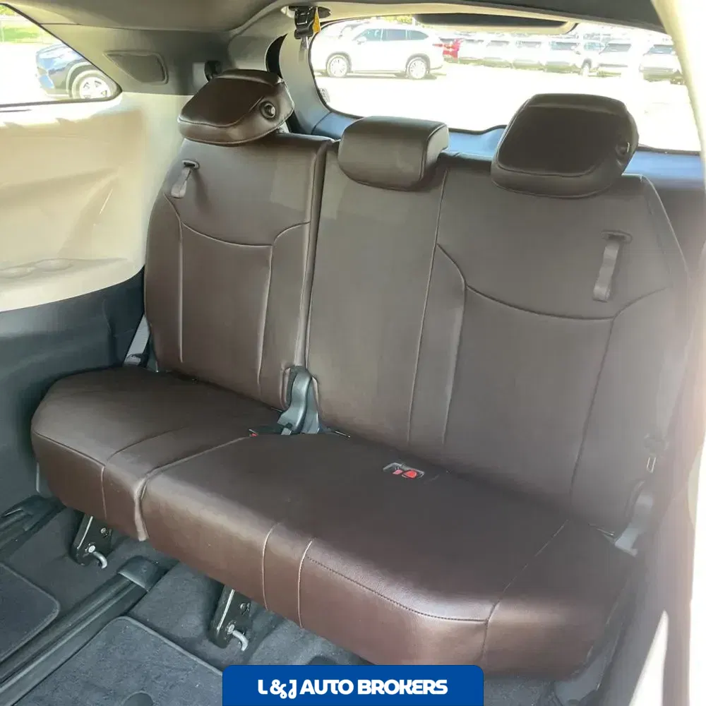 2024 Toyota Sienna Platinum 7-Passenger