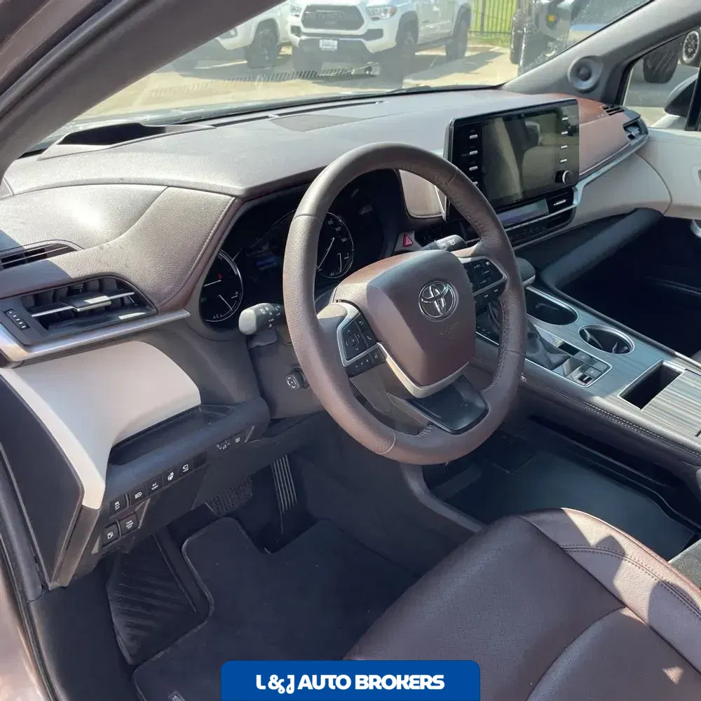 2024 Toyota Sienna Platinum 7-Passenger