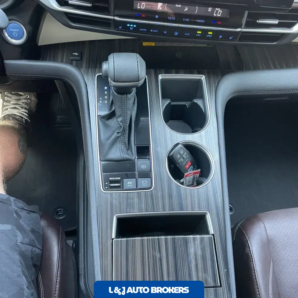 2024 Toyota Sienna Platinum 7-Passenger