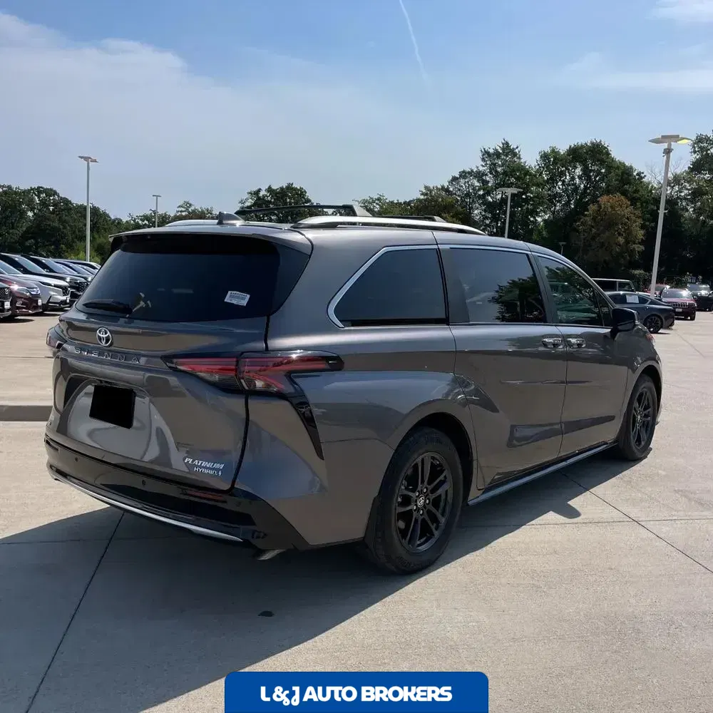 2024 Toyota Sienna Platinum 7-Passenger