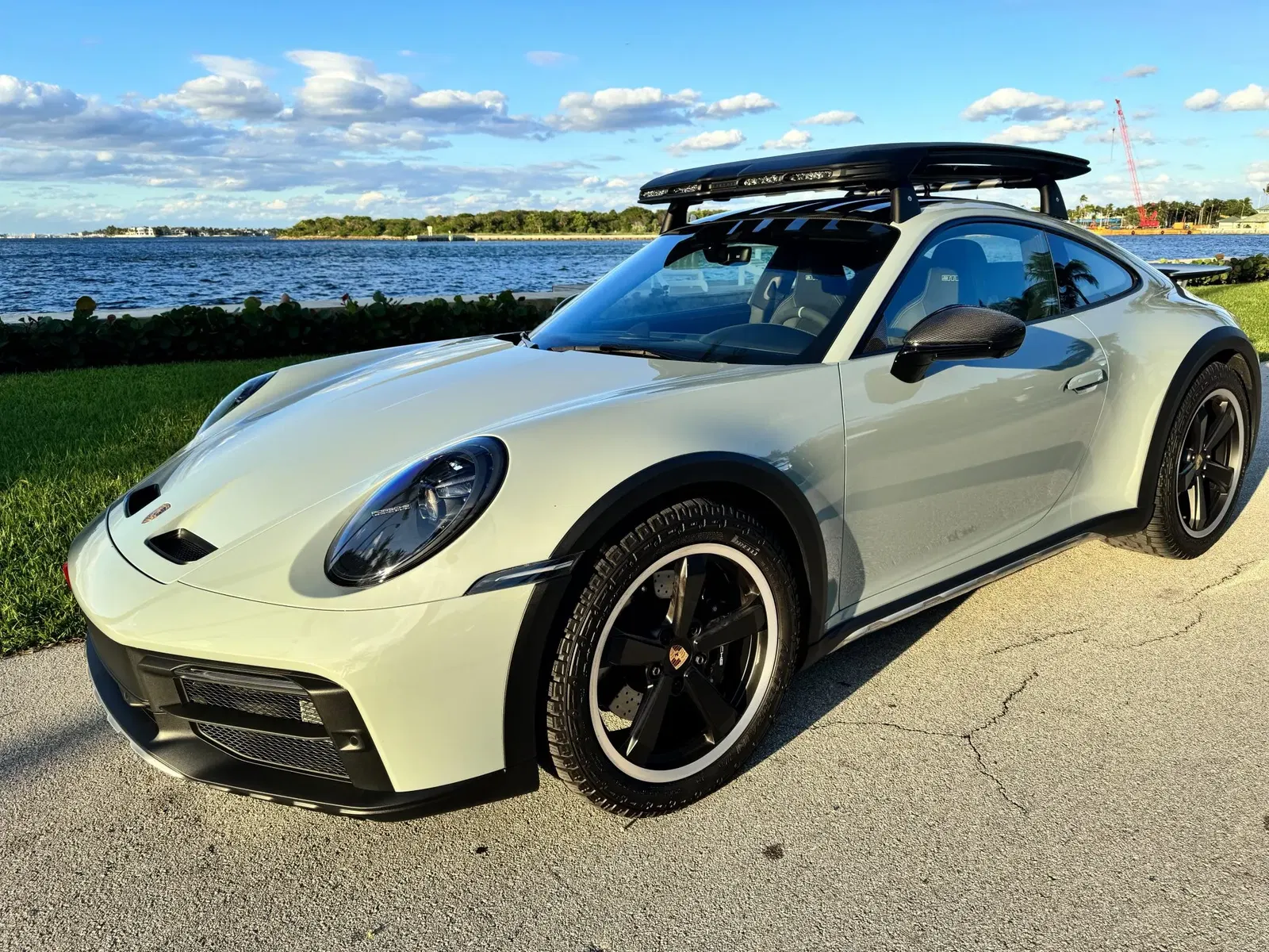 2023 Porsche 911 Dakar
