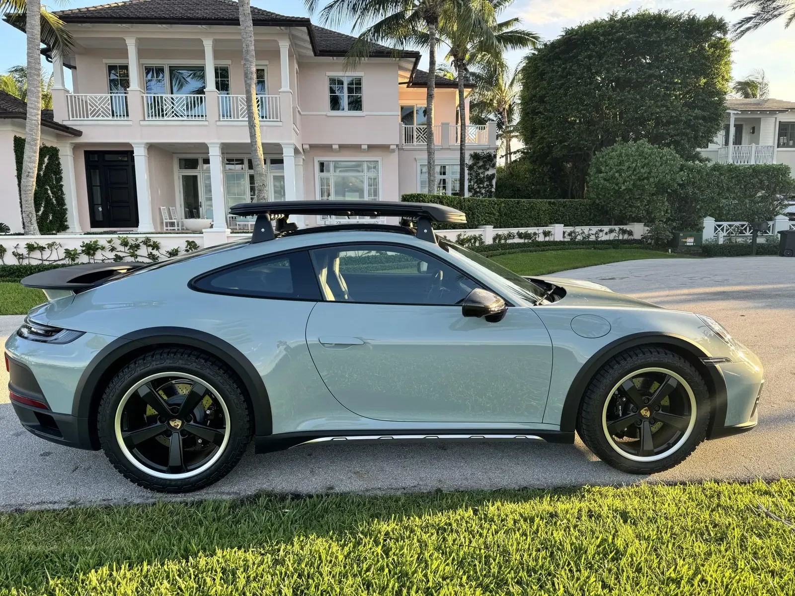 2023 Porsche 911 Dakar