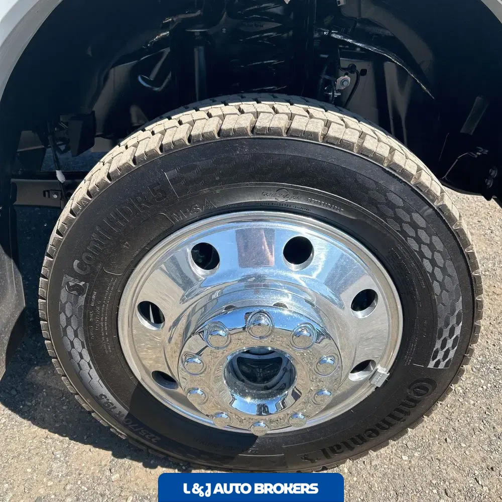 2025 Ford F-450 Super Duty Platinum