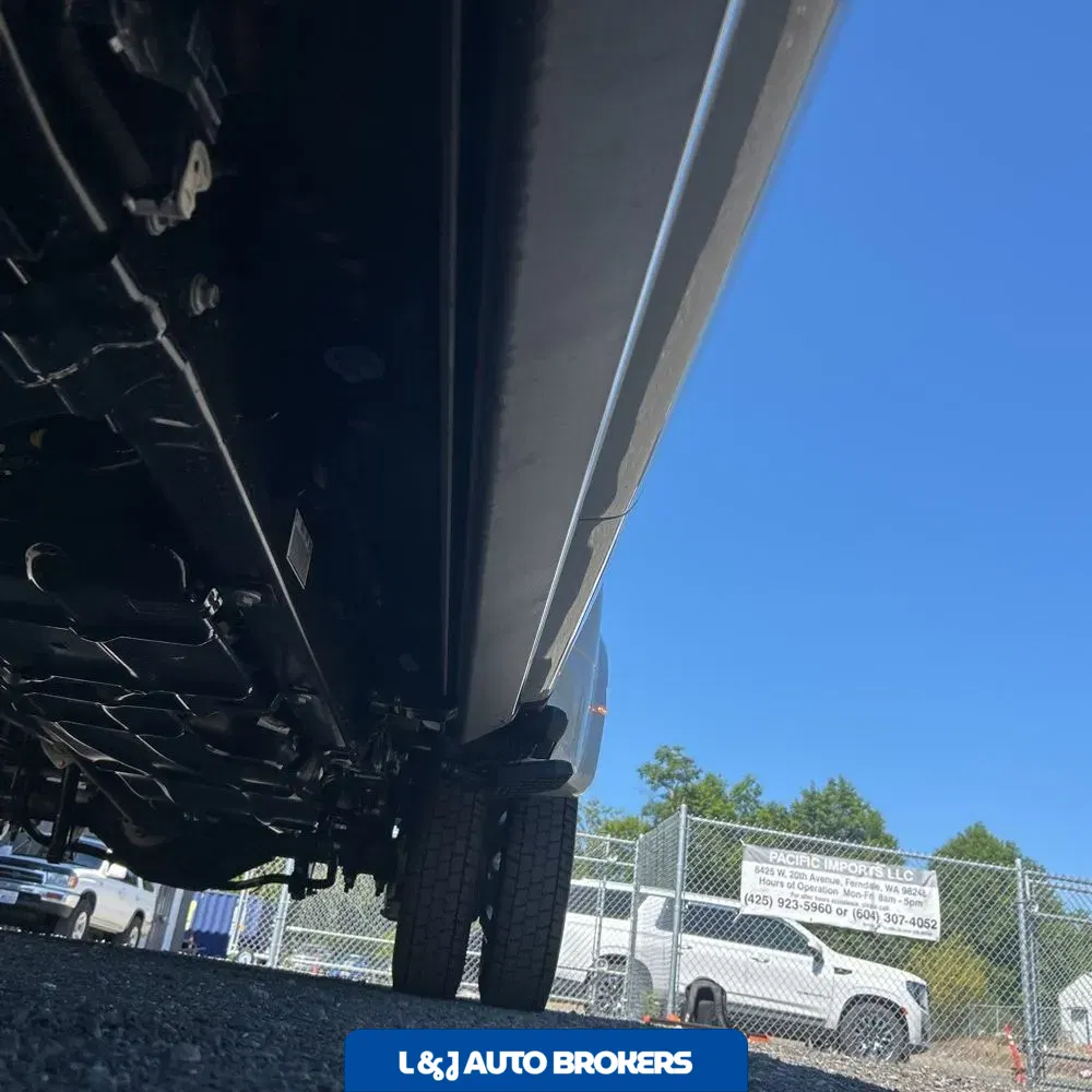 2025 Ford F-450 Super Duty Platinum