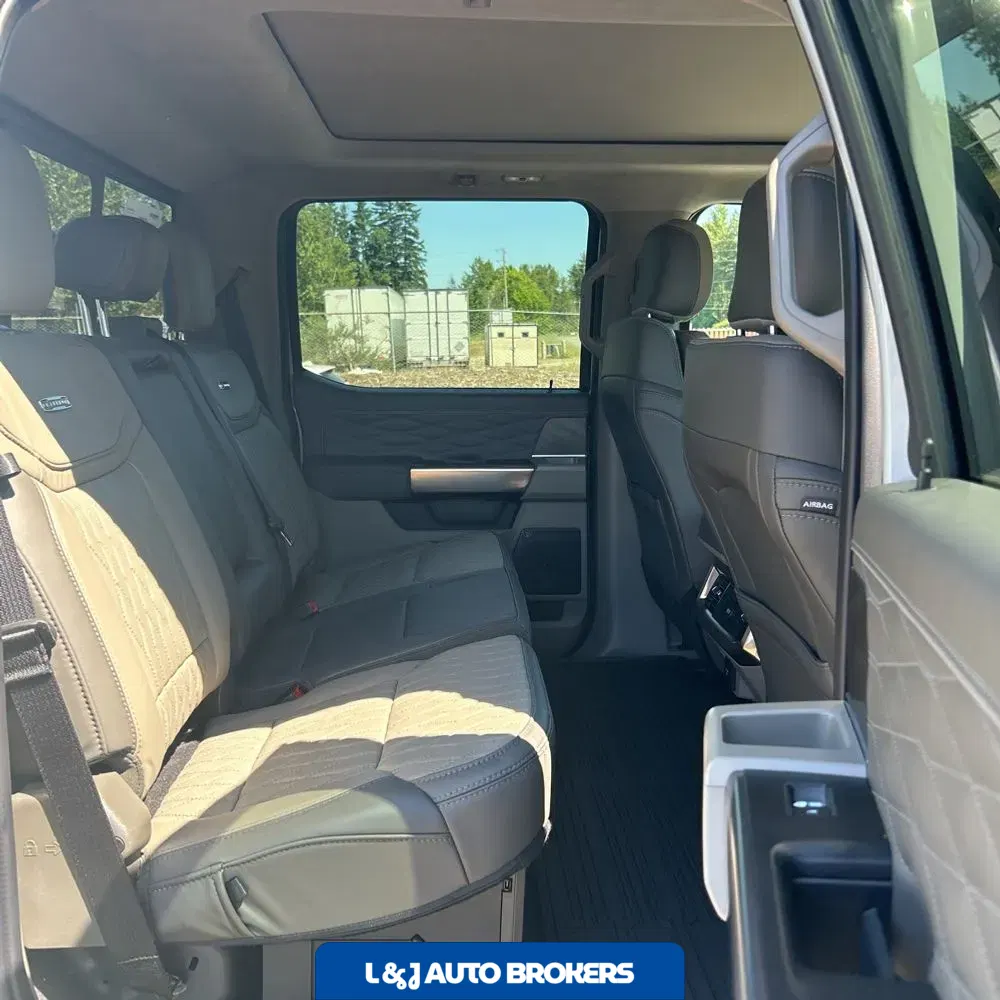 2025 Ford F-450 Super Duty Platinum