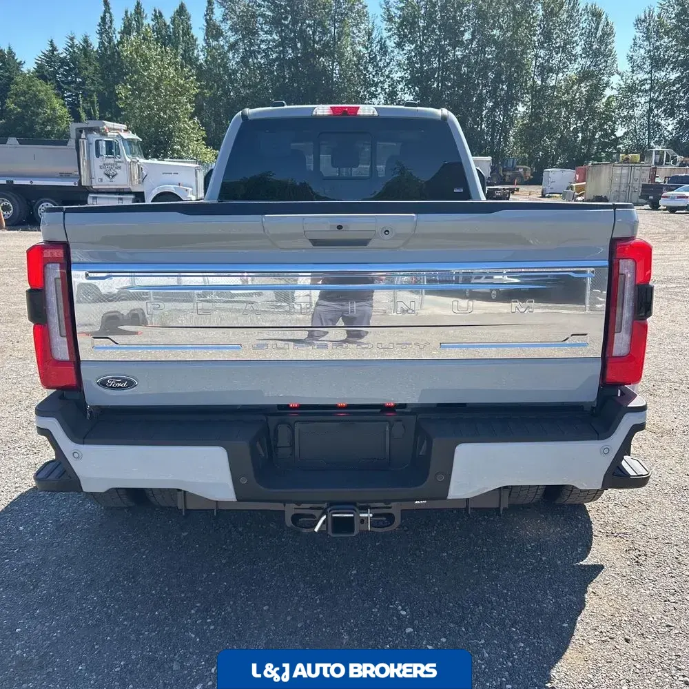 2025 Ford F-450 Super Duty Platinum