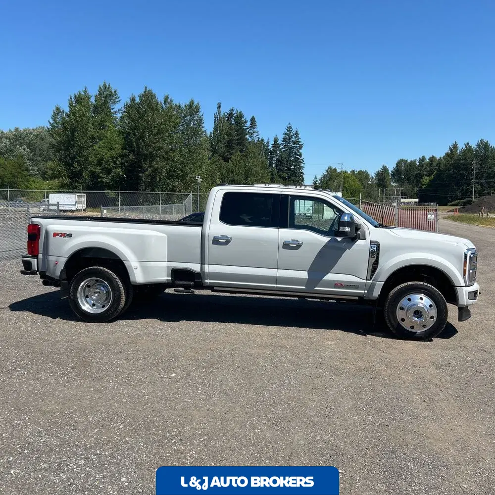 2025 Ford F-450 Super Duty Platinum