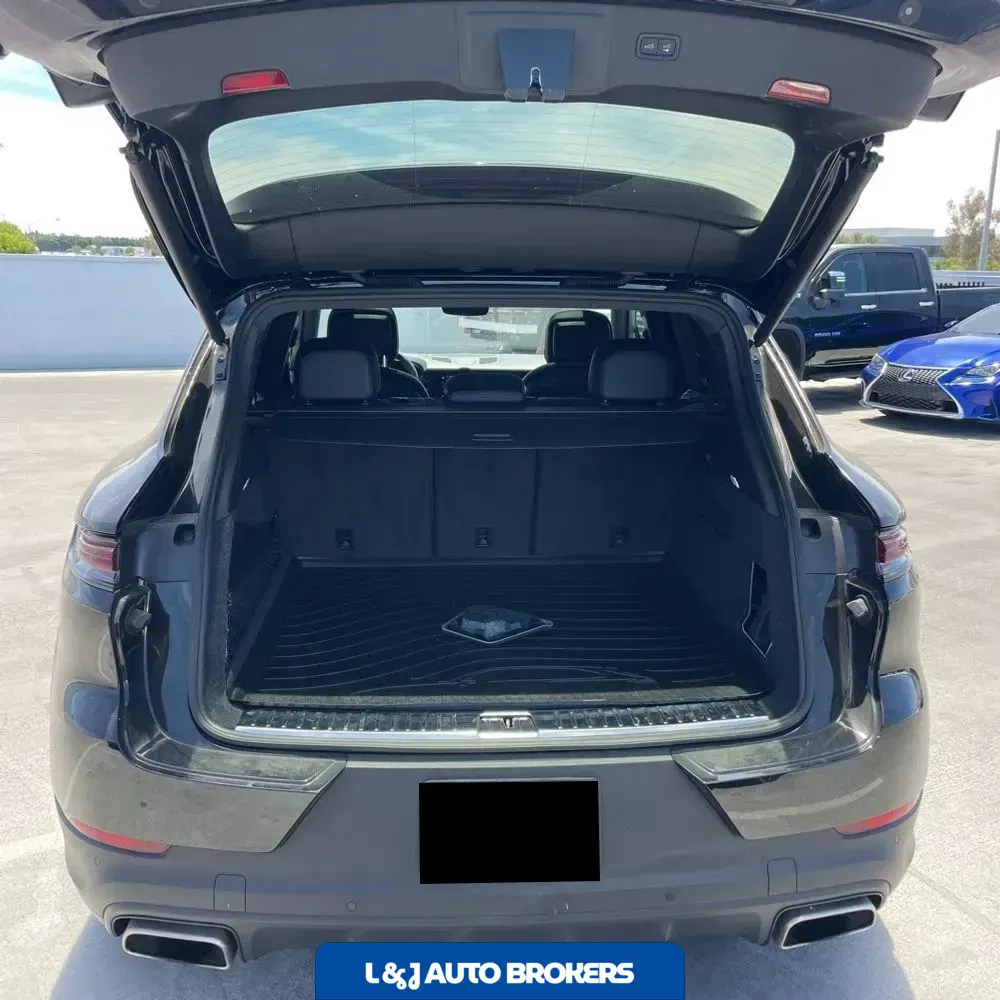 2024 Porsche Cayenne Base