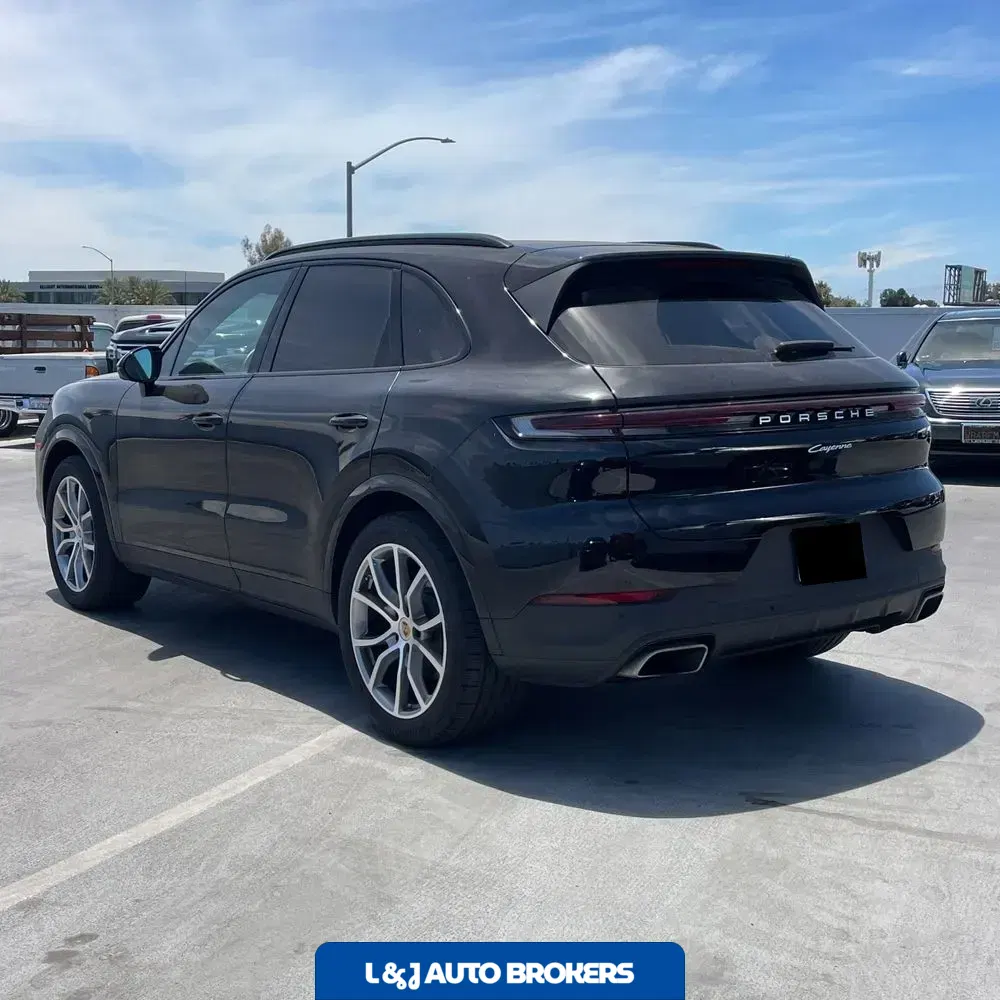 2024 Porsche Cayenne Base