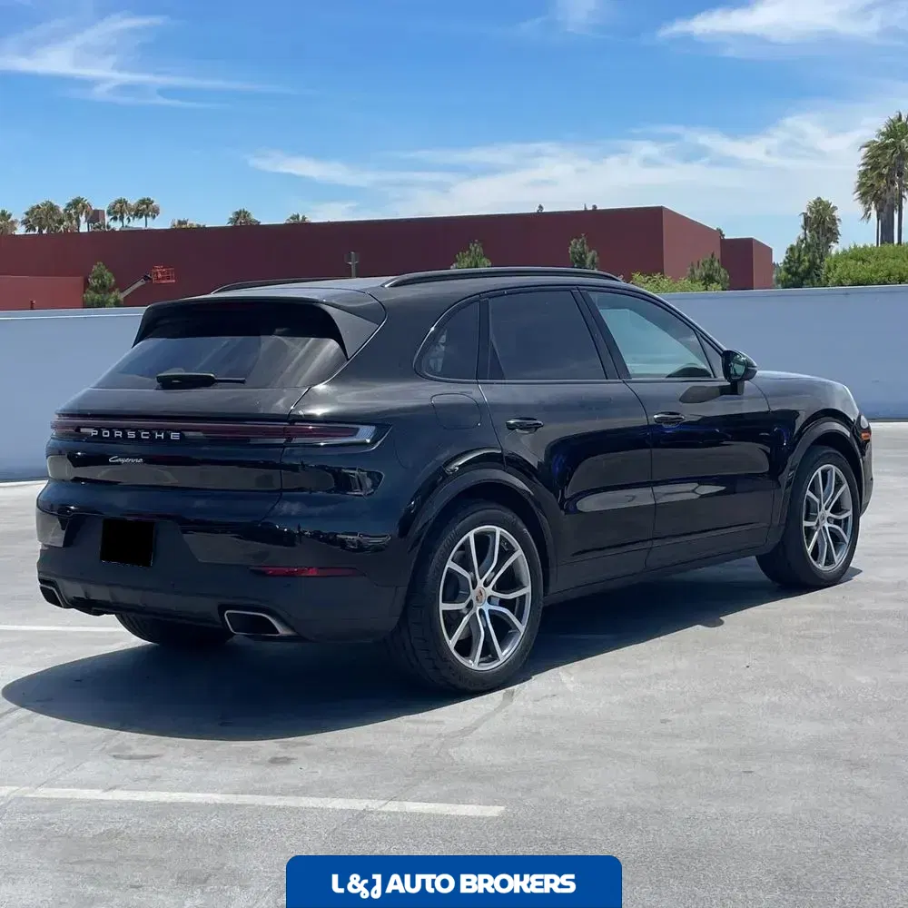 2024 Porsche Cayenne Base