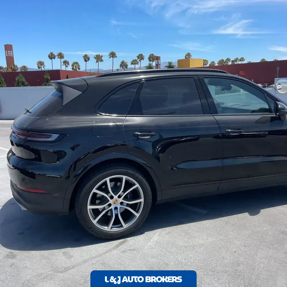 2024 Porsche Cayenne Base