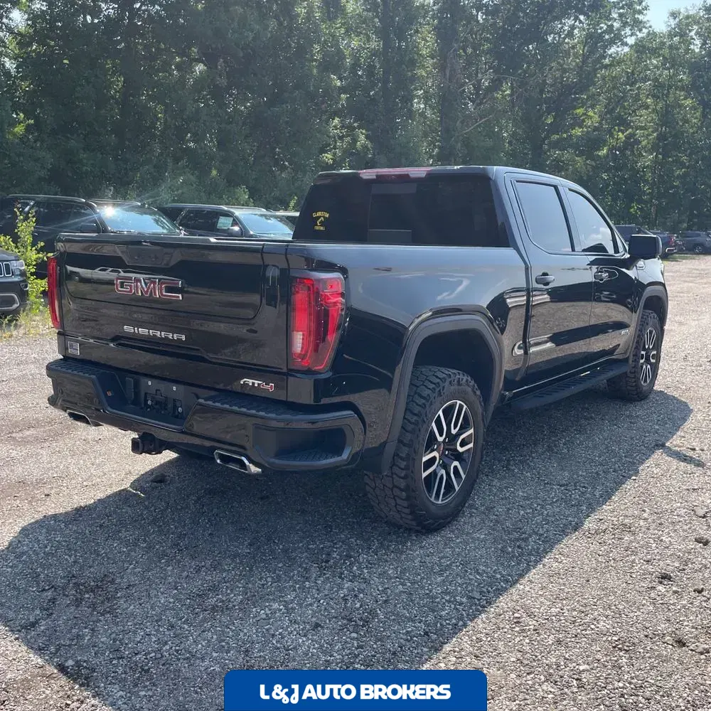 2023 GMC Sierra 1500 AT4