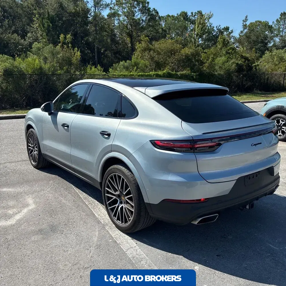 2022 Porsche Cayenne Coupe