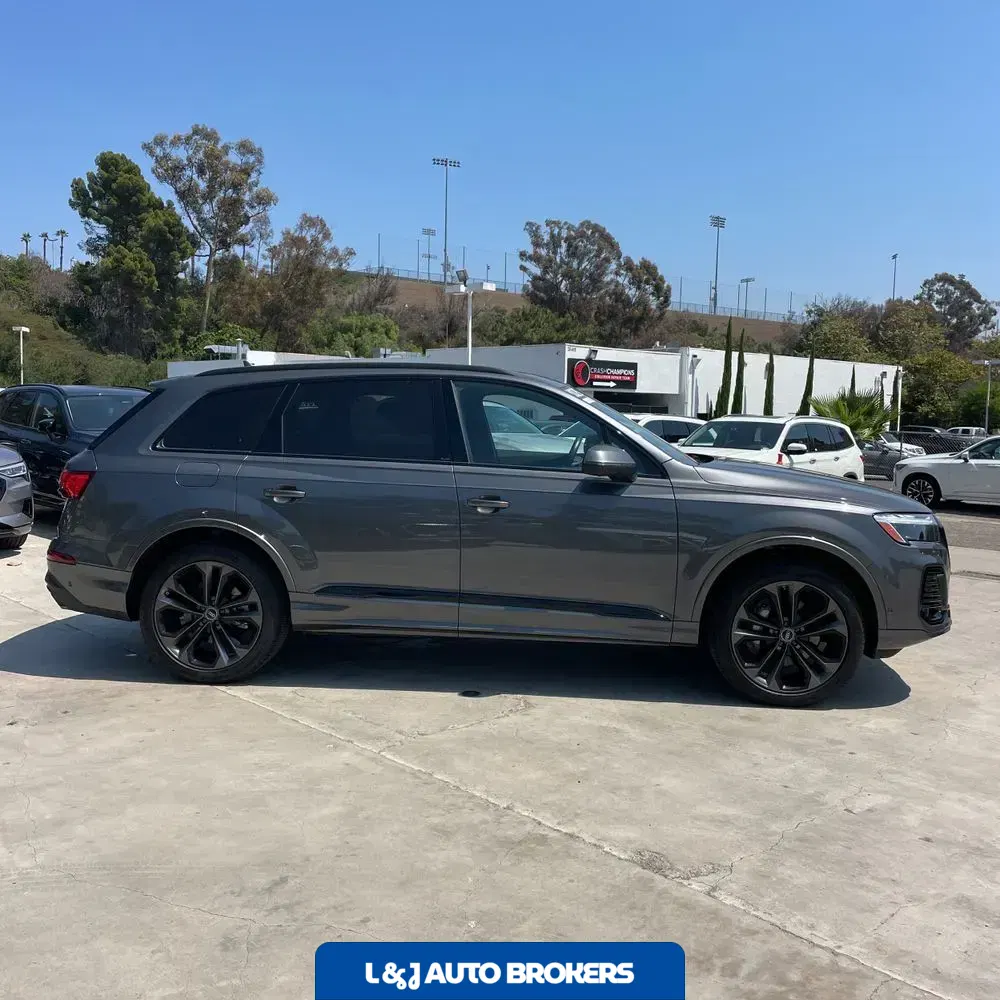 2025 Audi Q7 Premium Plus 55