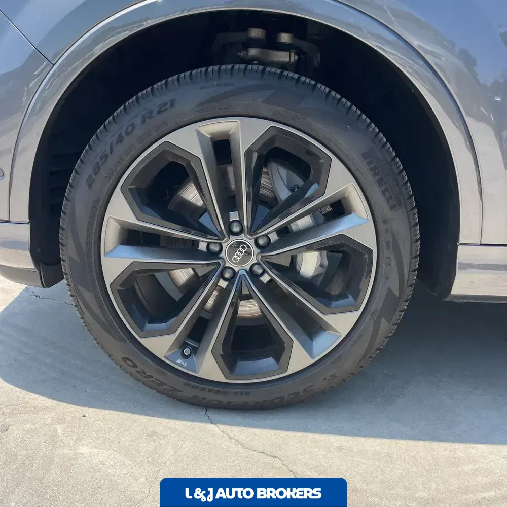 2025 Audi Q7 Premium Plus 55