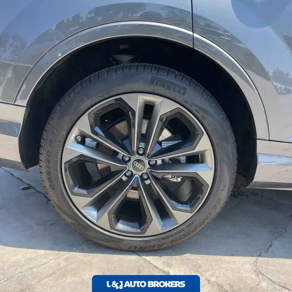 2025 Audi Q7 Premium Plus 55