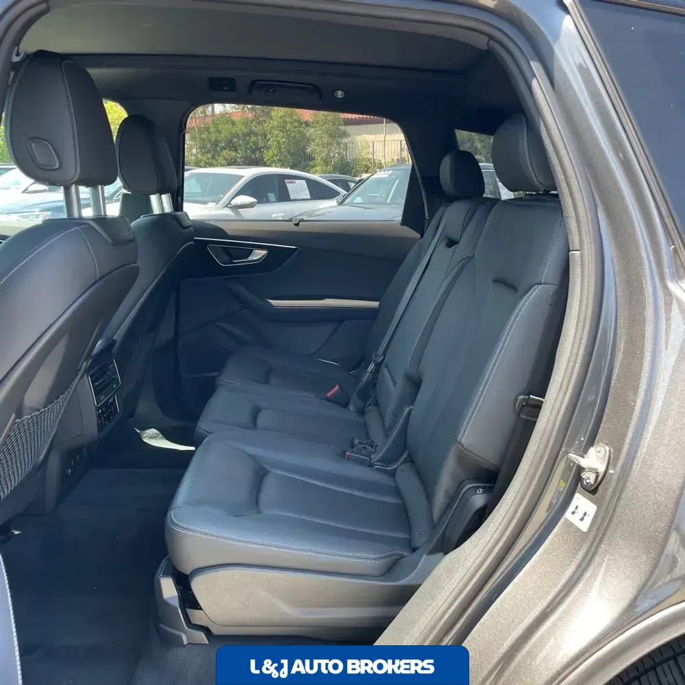 2025 Audi Q7 Premium Plus 55