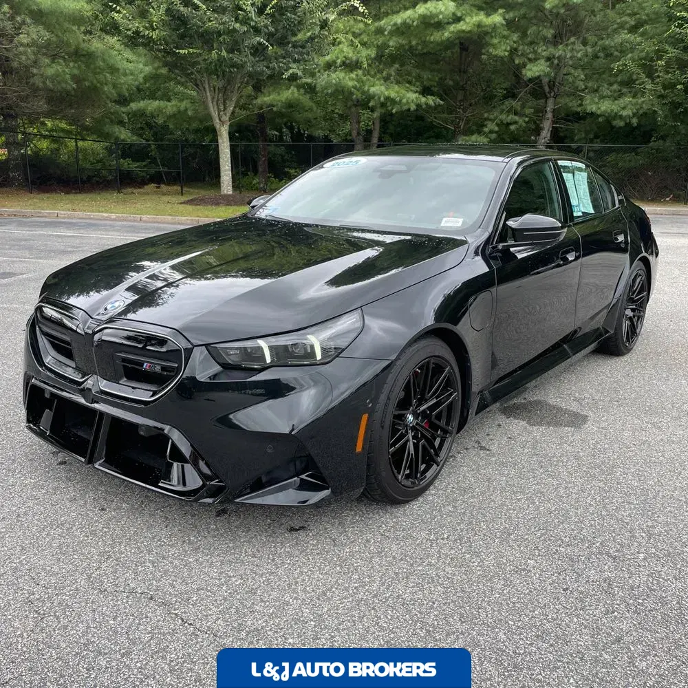 2025 BMW M5 Base