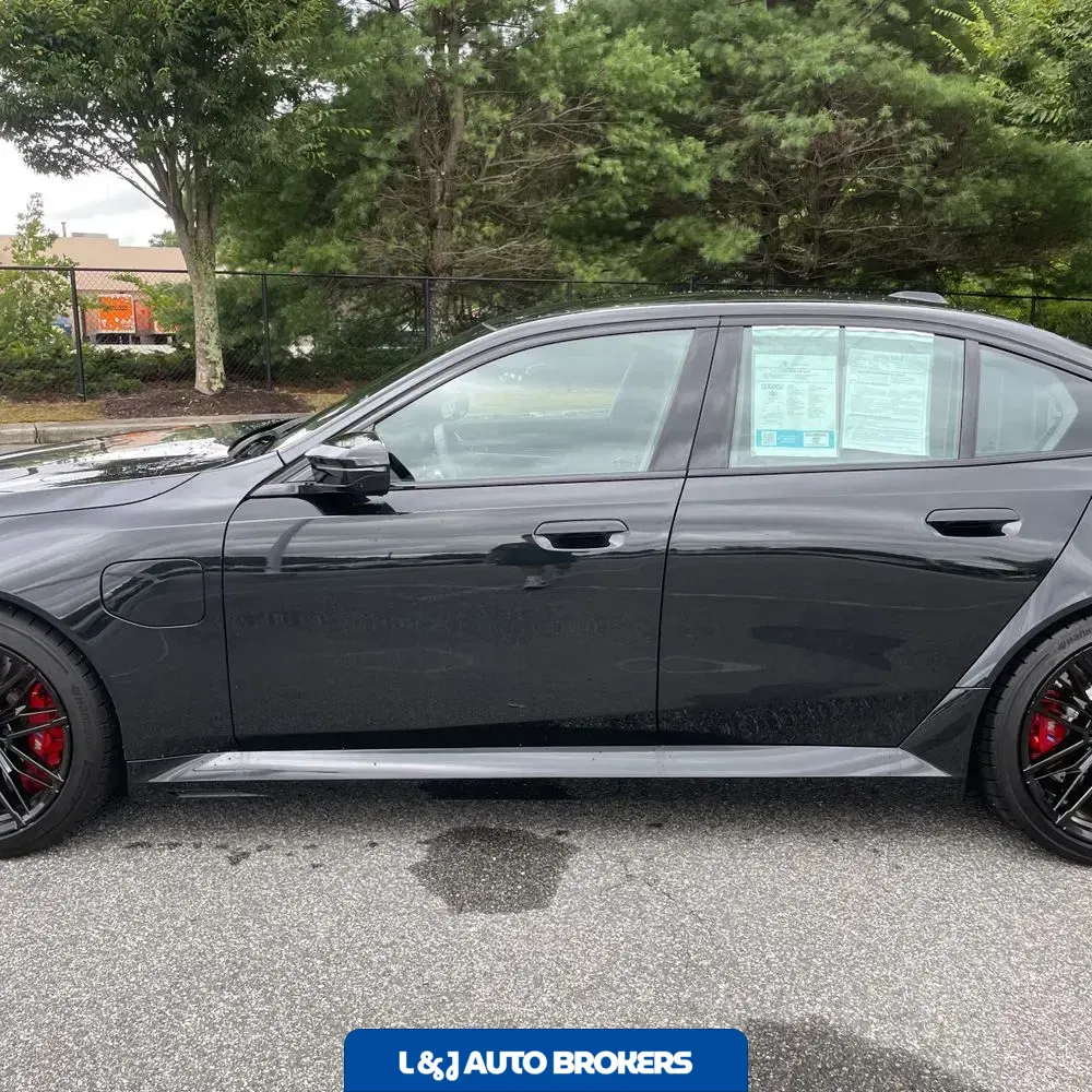 2025 BMW M5 Base