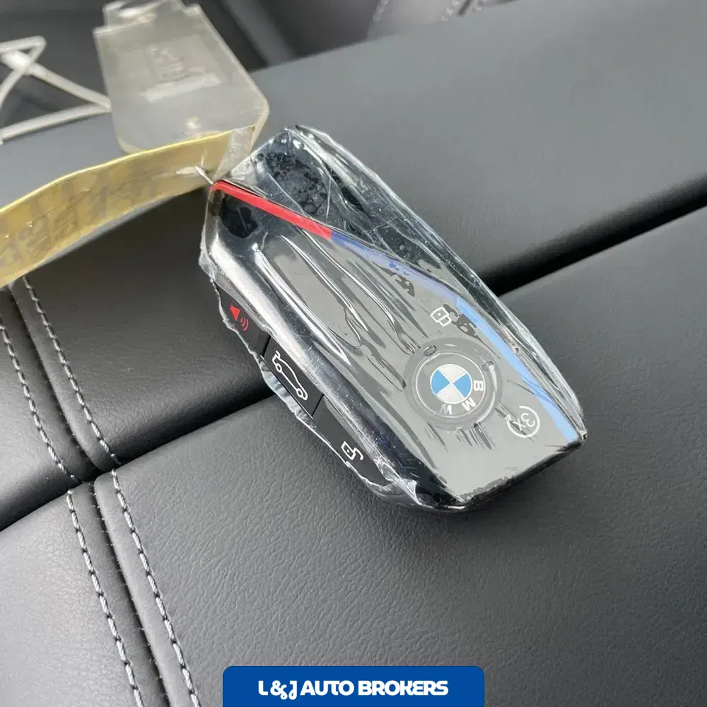 2025 BMW M5 Base