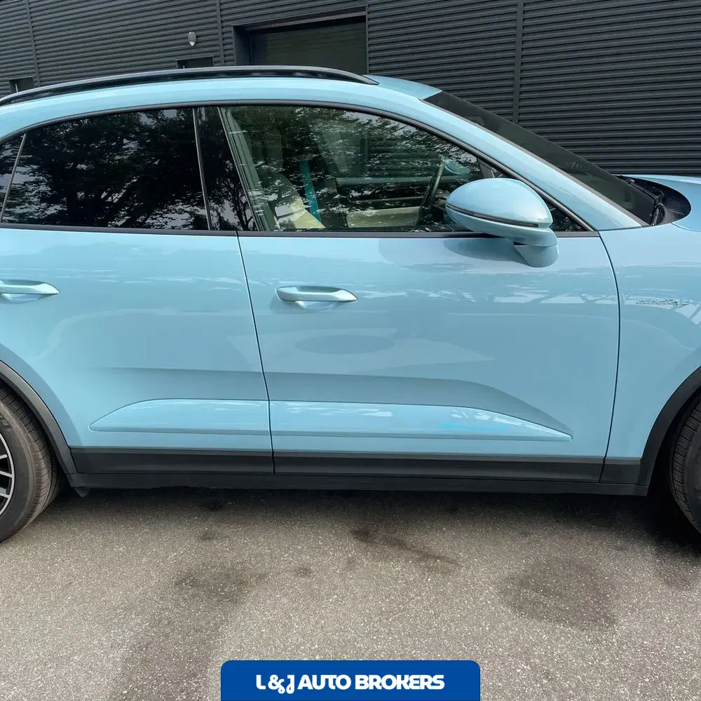 2024 Porsche Macan EV 4