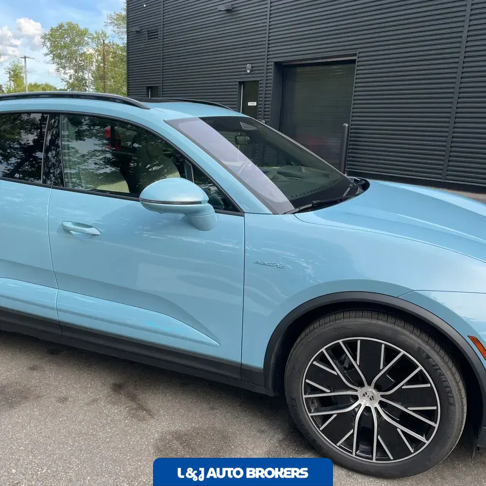 2024 Porsche Macan EV 4