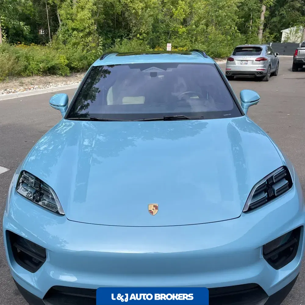 2024 Porsche Macan EV 4
