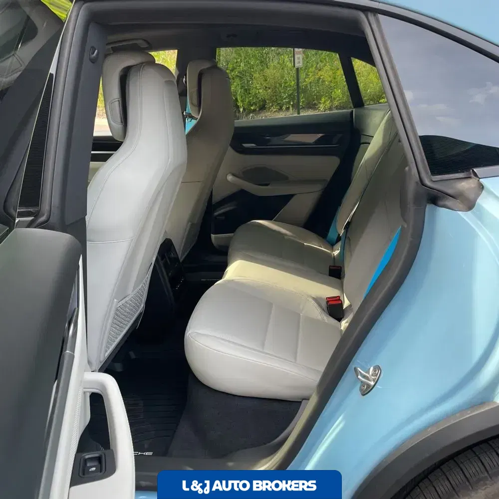 2024 Porsche Macan EV 4