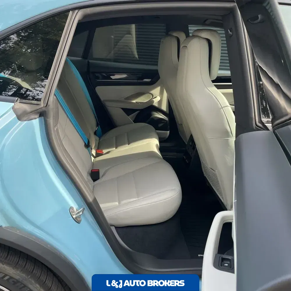 2024 Porsche Macan EV 4