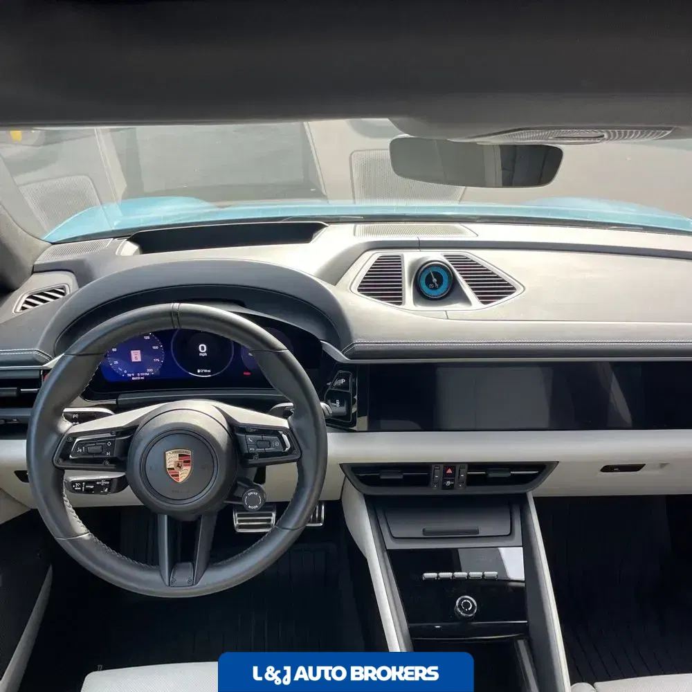 2024 Porsche Macan EV 4