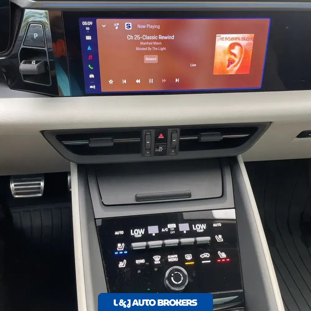 2024 Porsche Macan EV 4