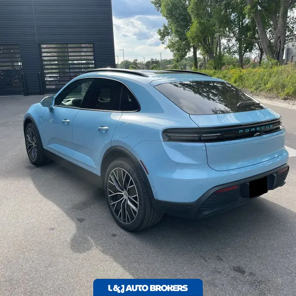 2024 Porsche Macan EV 4