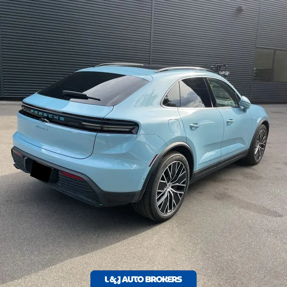 2024 Porsche Macan EV 4