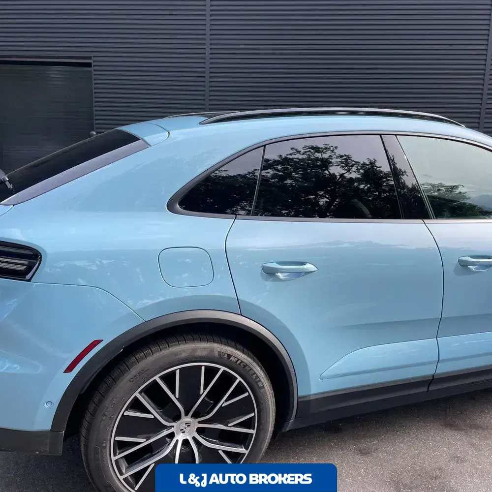 2024 Porsche Macan EV 4