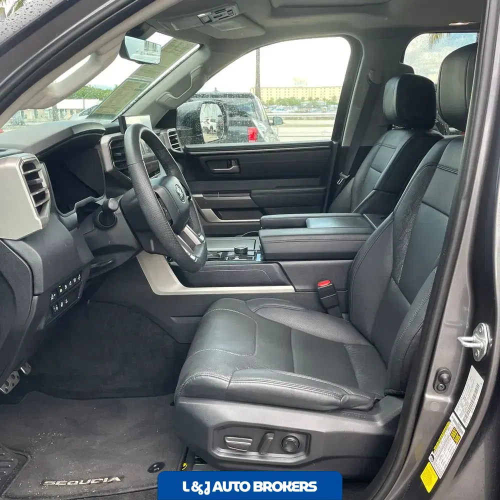 2024 Toyota Sequoia SR5